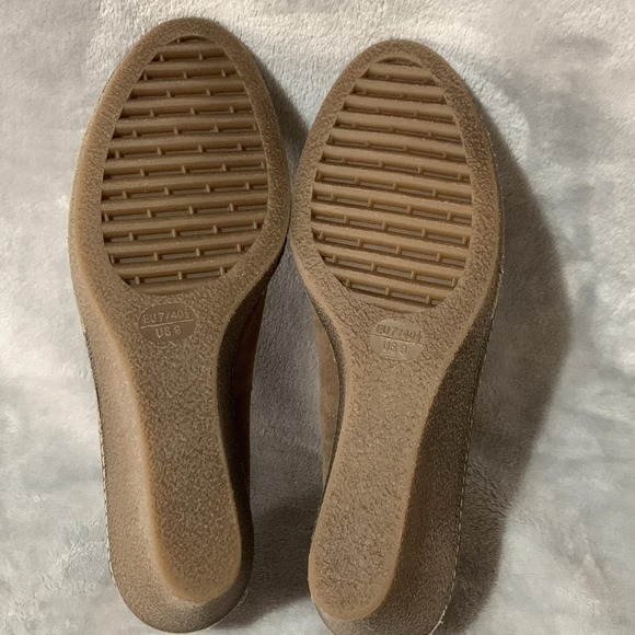 The FLEXX Wedge Pumps Womens Size 9 Taupe Brown Suede Leather Slip On Comfort - Picture 14 of 16